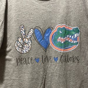 University of Florida Gators Ladie’s Medium UF T-Shirt, Gray Short-Sleeve Tee